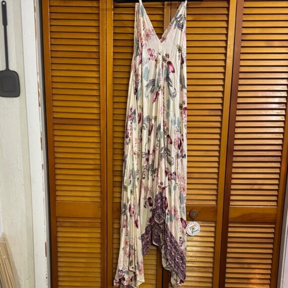 Angie Asymmetrical Floral Dress in Cream and Pink - Picture 5 of 8